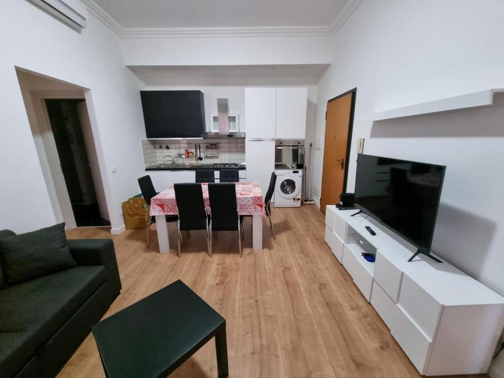 Piazza Colombo-Apartments San Remo Extérieur photo