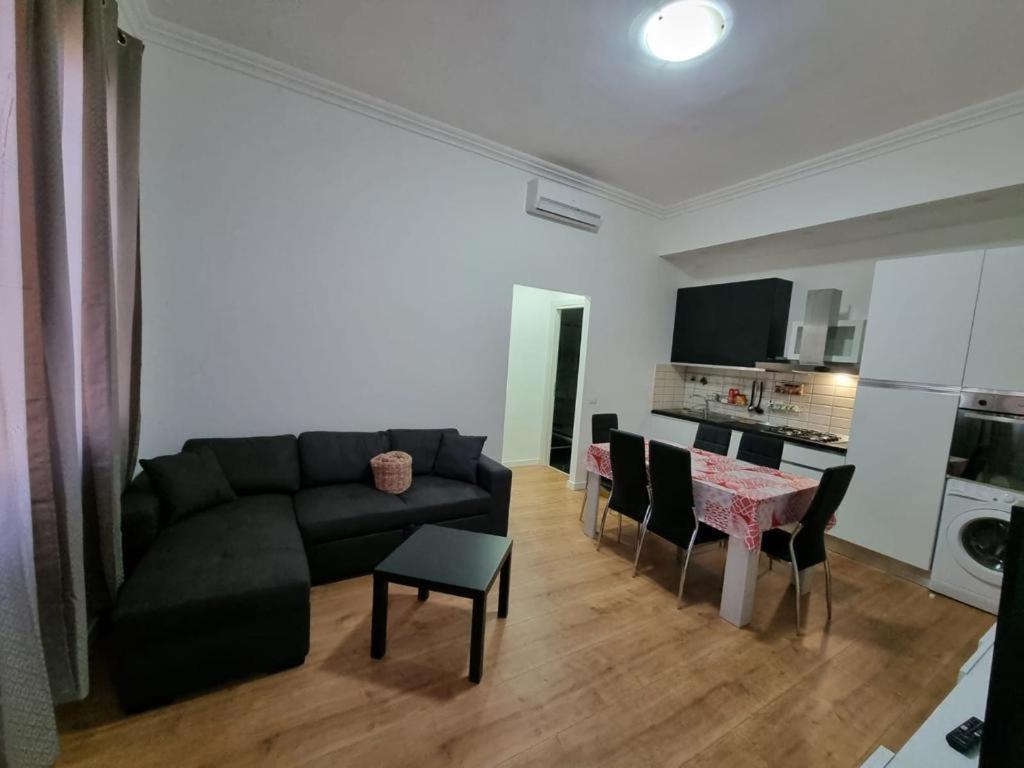 Piazza Colombo-Apartments San Remo Extérieur photo